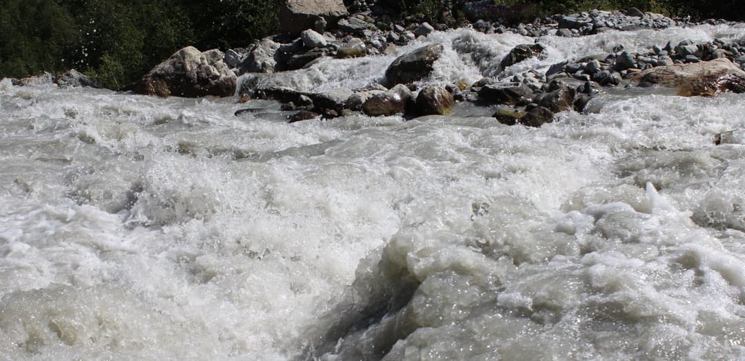 ერისიმედში ადიდებულმა მდინარემ ოცამდე საცხოვრებელი სახლის სარდაფები და საკარმიდამო ნაკვეთები დატბორა