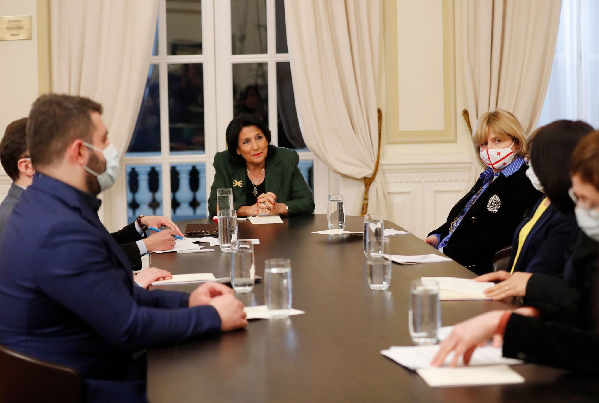 Frontnews image description