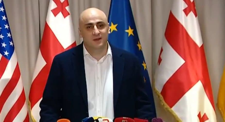 Ex-UNM chair announces new party