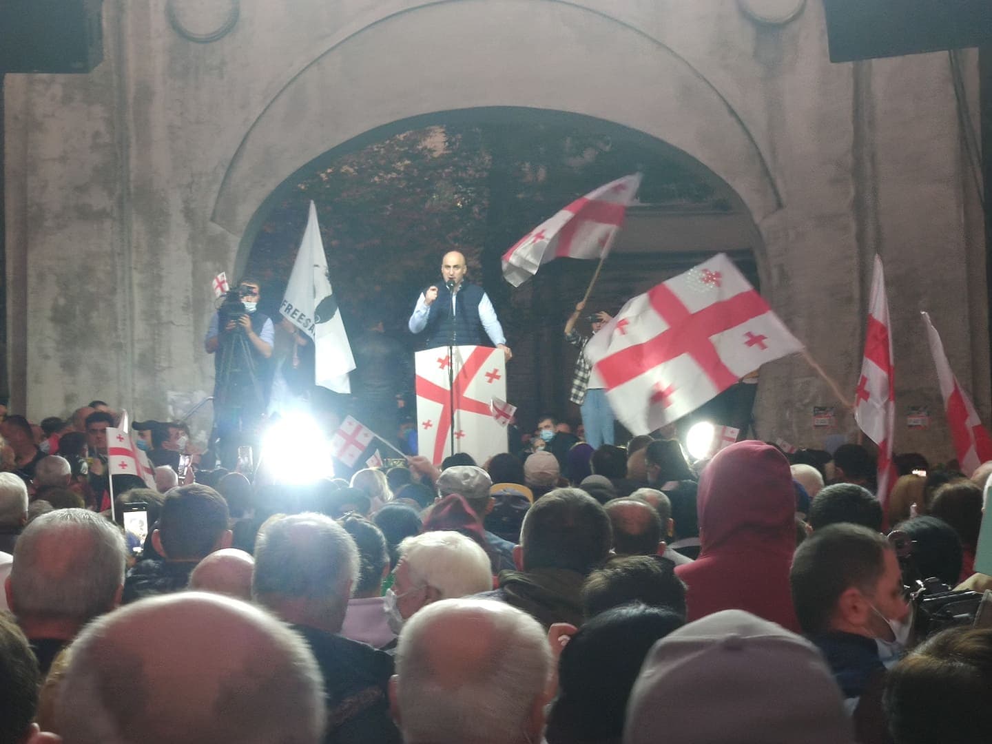 Frontnews image description