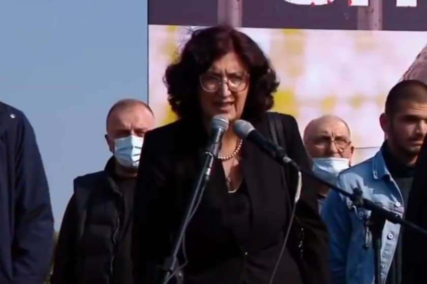 ია მეტრეველი – გარეწარო სააკაშვილო, რომელ პოლიტპატიმრობაზე გაქვს პრეტენზია, სამუდამო პატიმრობა გეკუთვნის და ალბათ, არ აგცდება კიდეც