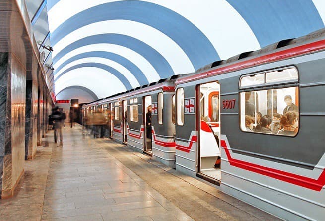 აღდგომის ღამეს მეტრო მგზავრებს გახანგრძლივებული დროით, უფასოდ მოემსახურება