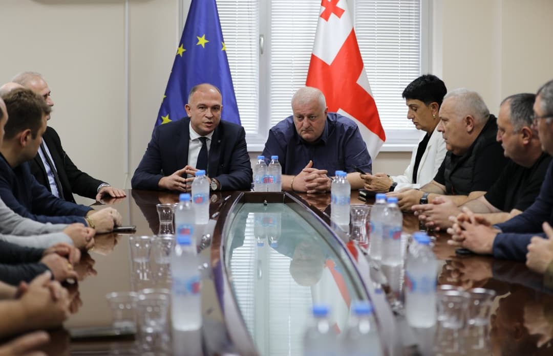 აფხაზეთის ავტონომიური რესპუბლიკის მთავრობის თავმჯდომარემ სამეგრელოს რეგიონში შეხვედრები გამართა