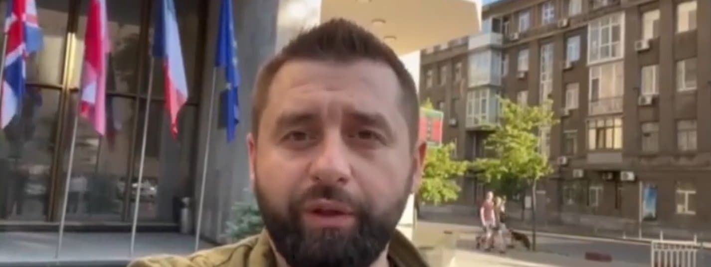 Frontnews image description