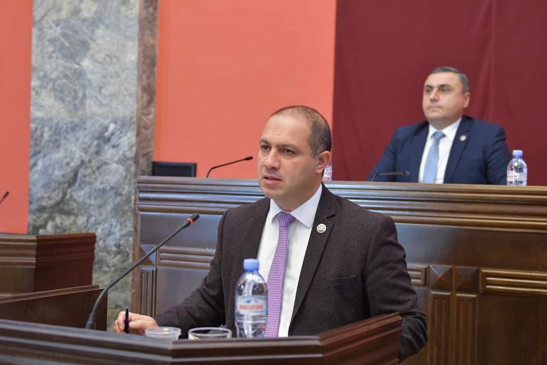 იურიდიულ საკითხთა კომიტეტმა “შეკრებებისა და მანიფესტაციების შესახებ“ კანონში ცვლილება პირველი მოსმენით განიხილა