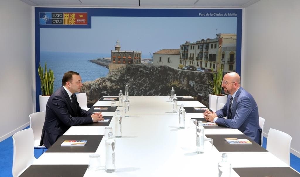 Frontnews image description