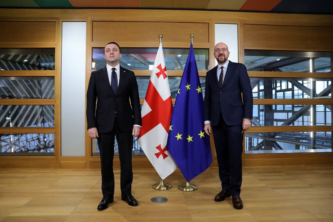 Frontnews image description