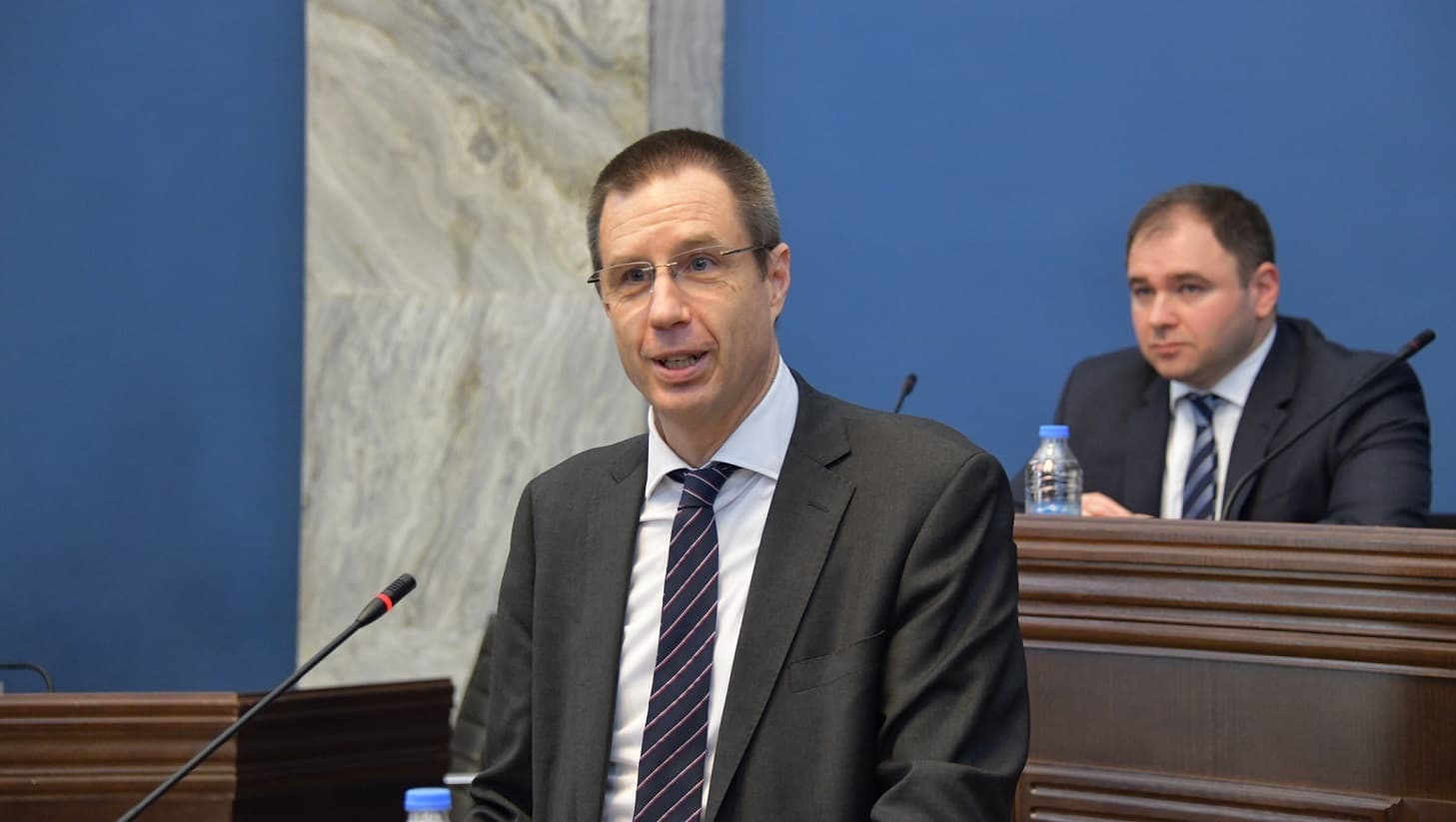 Frontnews image description