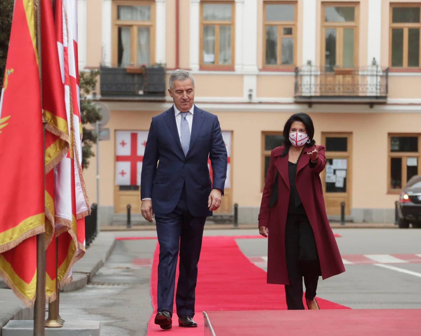 Frontnews image description