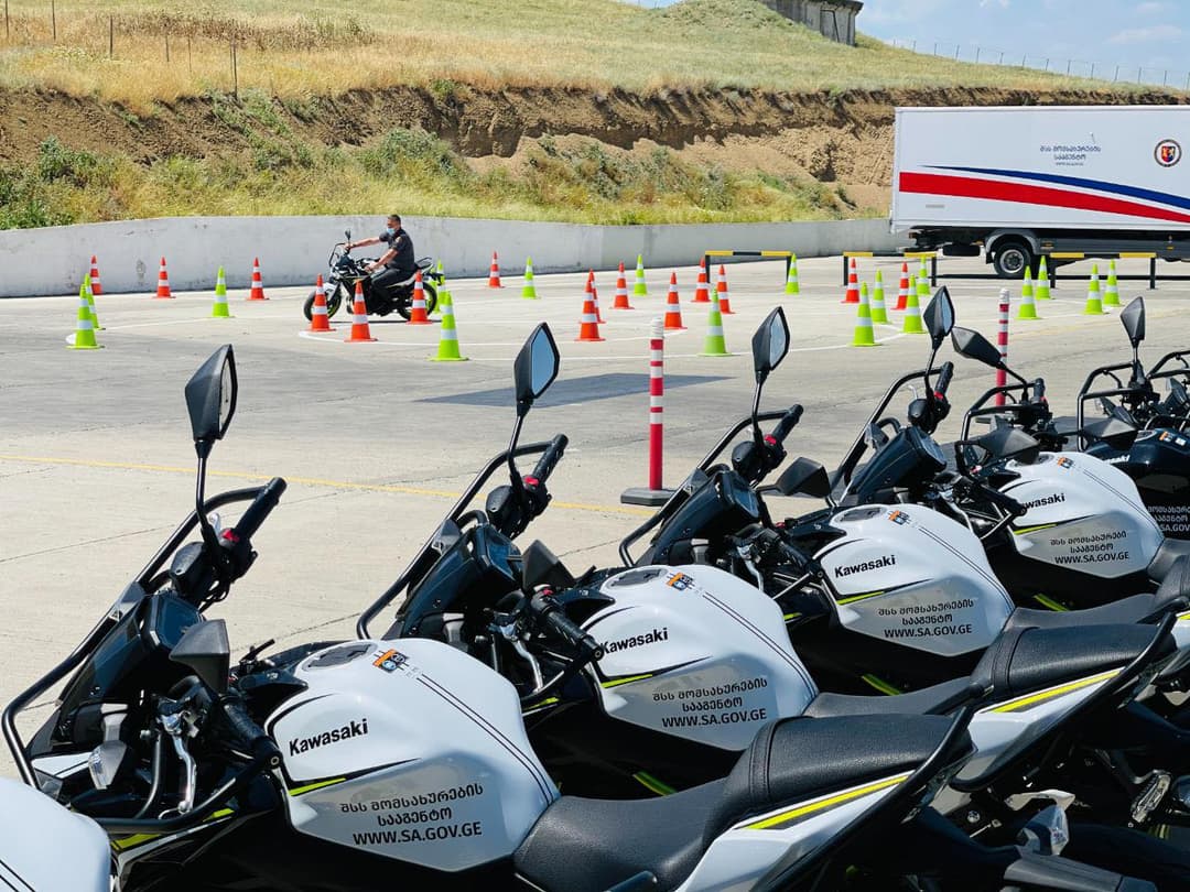 მომსახურების სააგენტო მოპედის, მსუბუქი კვადროციკლისა და მსუბუქი მოტოციკლის პირველადი რეგისტრაციისთვის გამარტივებული წესის ამოქმედების შესახებ განცხადებას ავრცელებს