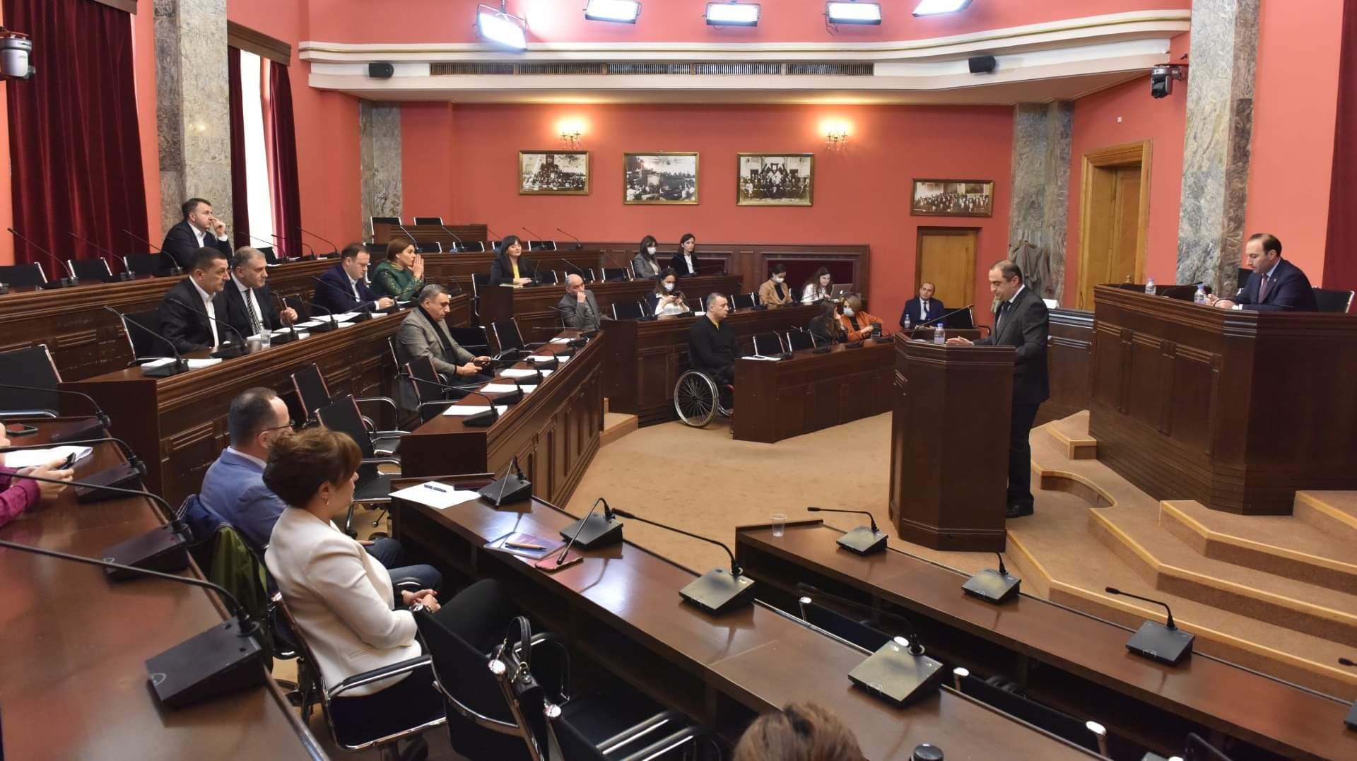 Frontnews image description