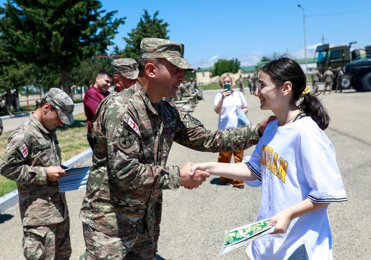 Frontnews image description