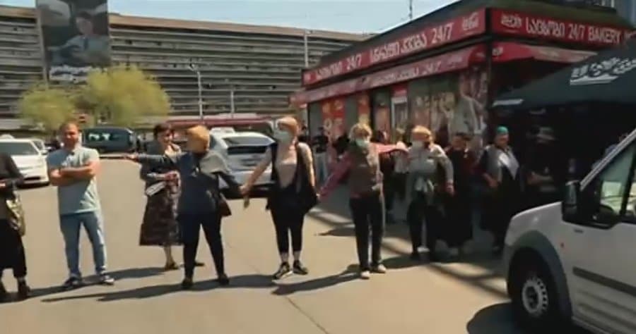 აბასთუმნის ქუჩაზე გარემოვაჭრეები აქციას მართავენ