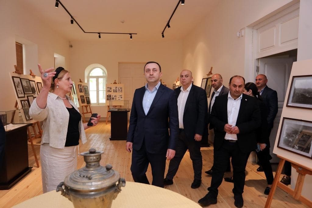 ირაკლი ღარიბაშვილმა დიმიტრი ყიფიანის განახლებული სახლ-მუზეუმი დაათვალიერა