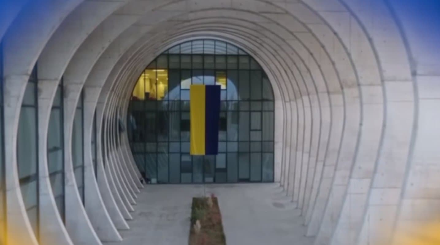 Frontnews image description