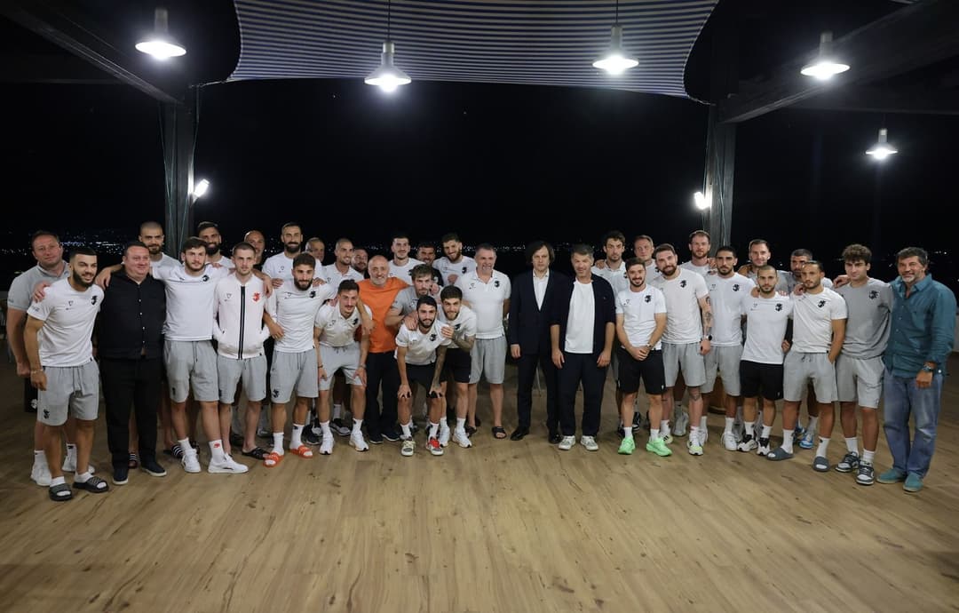 ირაკლი კობახიძე კახა კალაძესთან ერთად საქართველოს ეროვნულ ნაკრებს შეხვდა