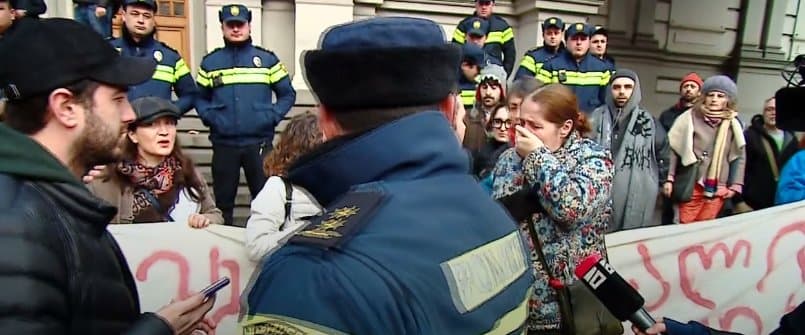 ეროვნულ გალერეასთან სანდრო სულაბერიძეს მხარდამჭერი აქცია იმართება