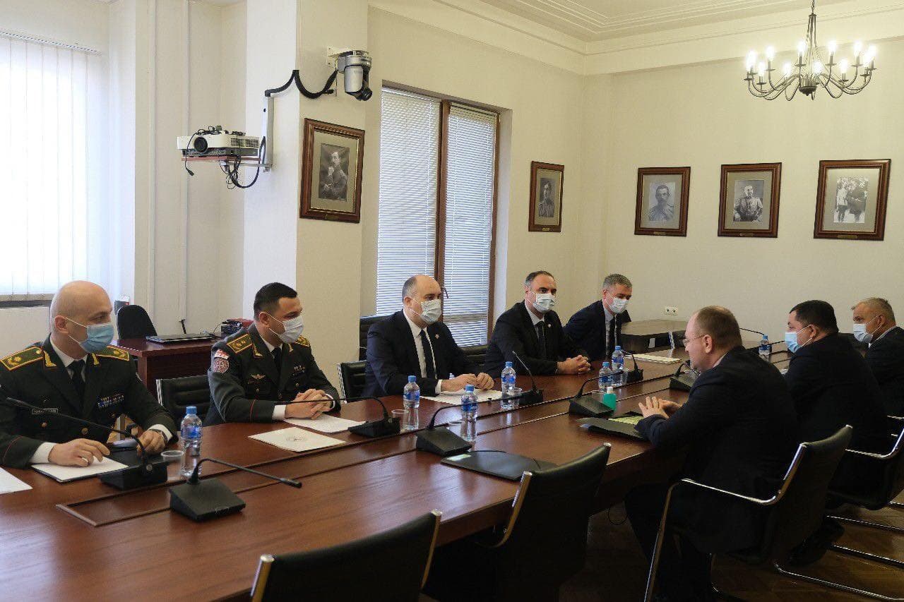 Frontnews image description