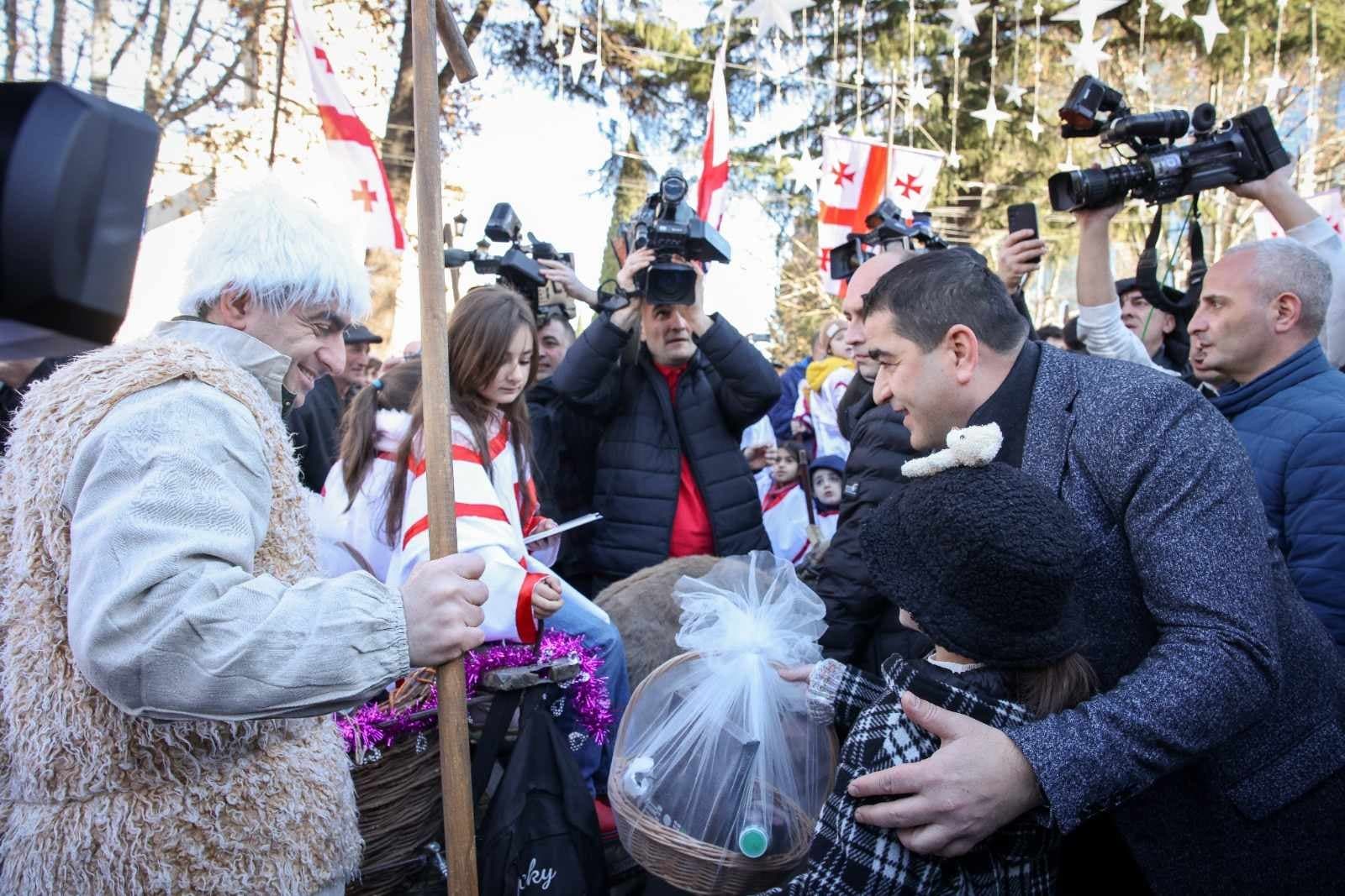 Frontnews image description