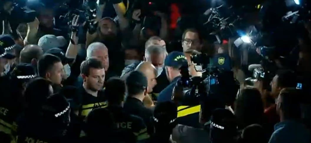 Frontnews image description