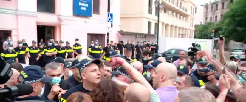 Frontnews image description