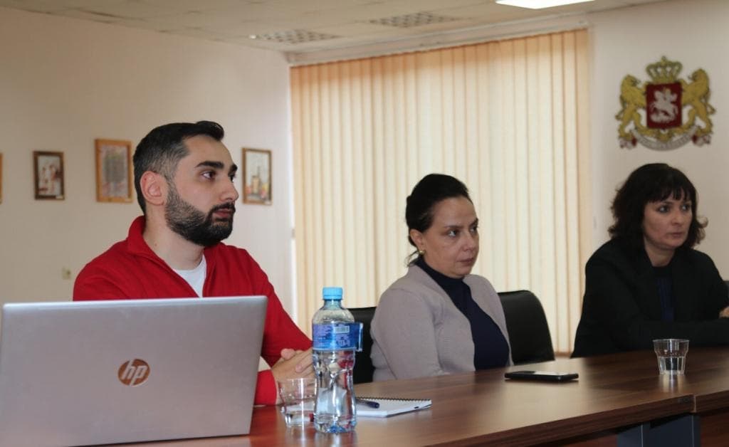 Frontnews image description