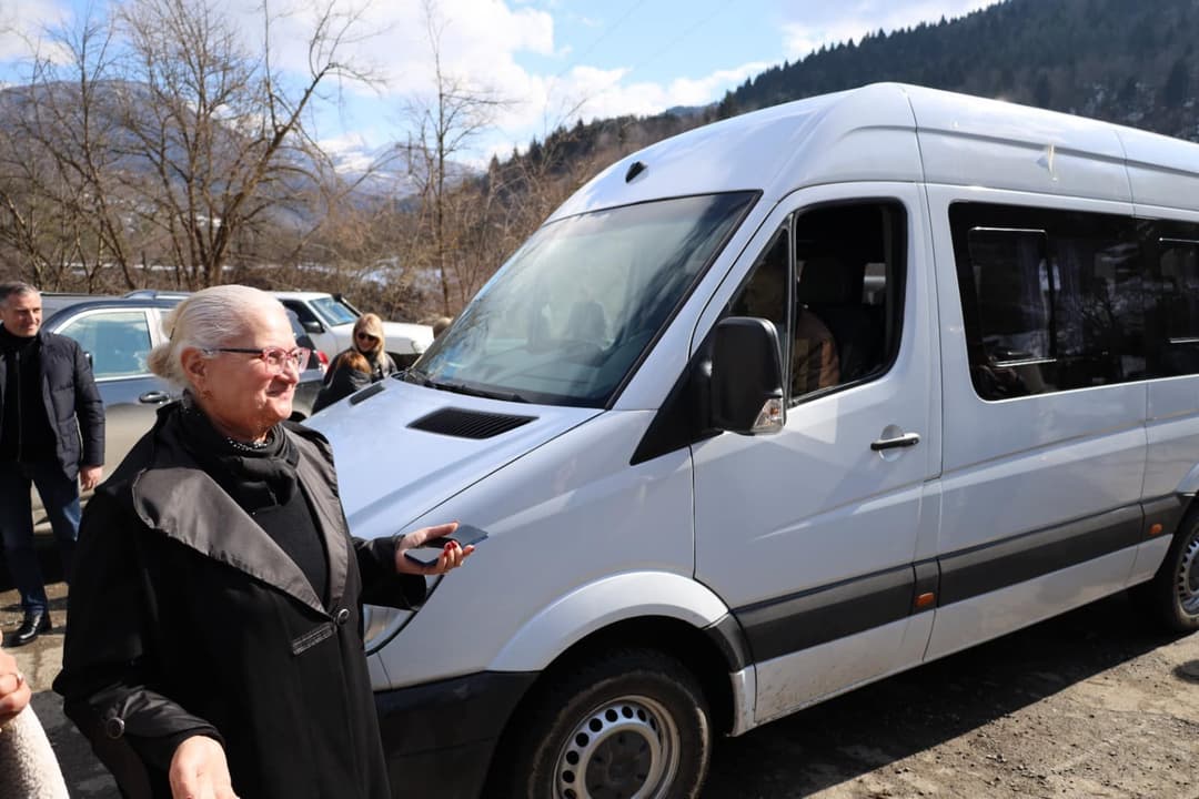 პიპილეთის საჯარო სკოლას ახალი ტრანსპორტი გადაეცა