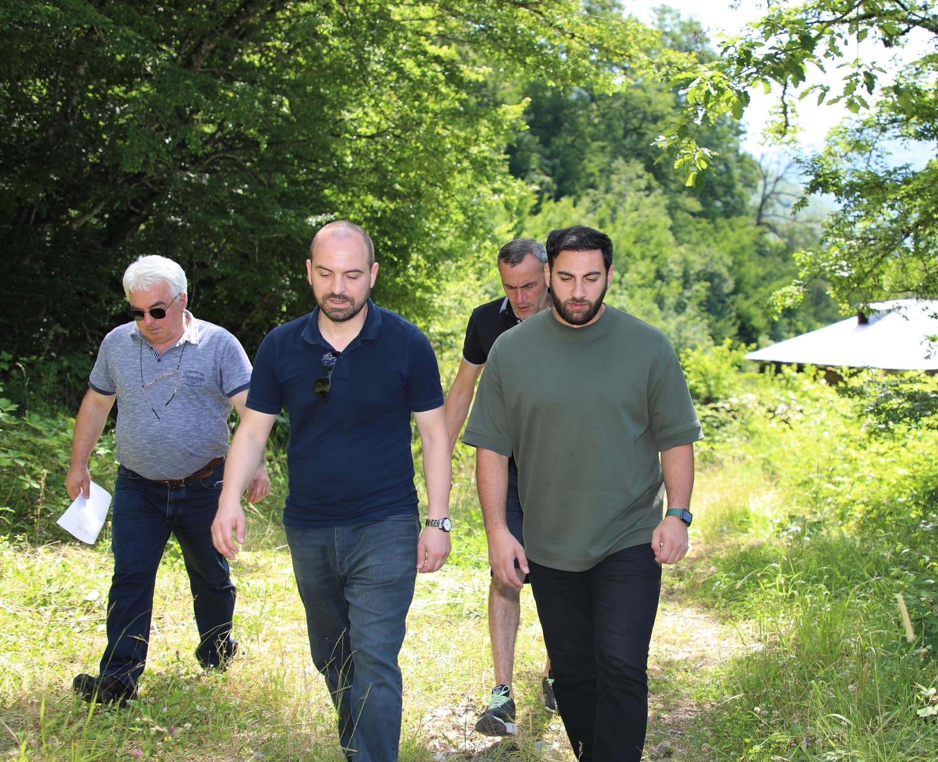 Frontnews image description