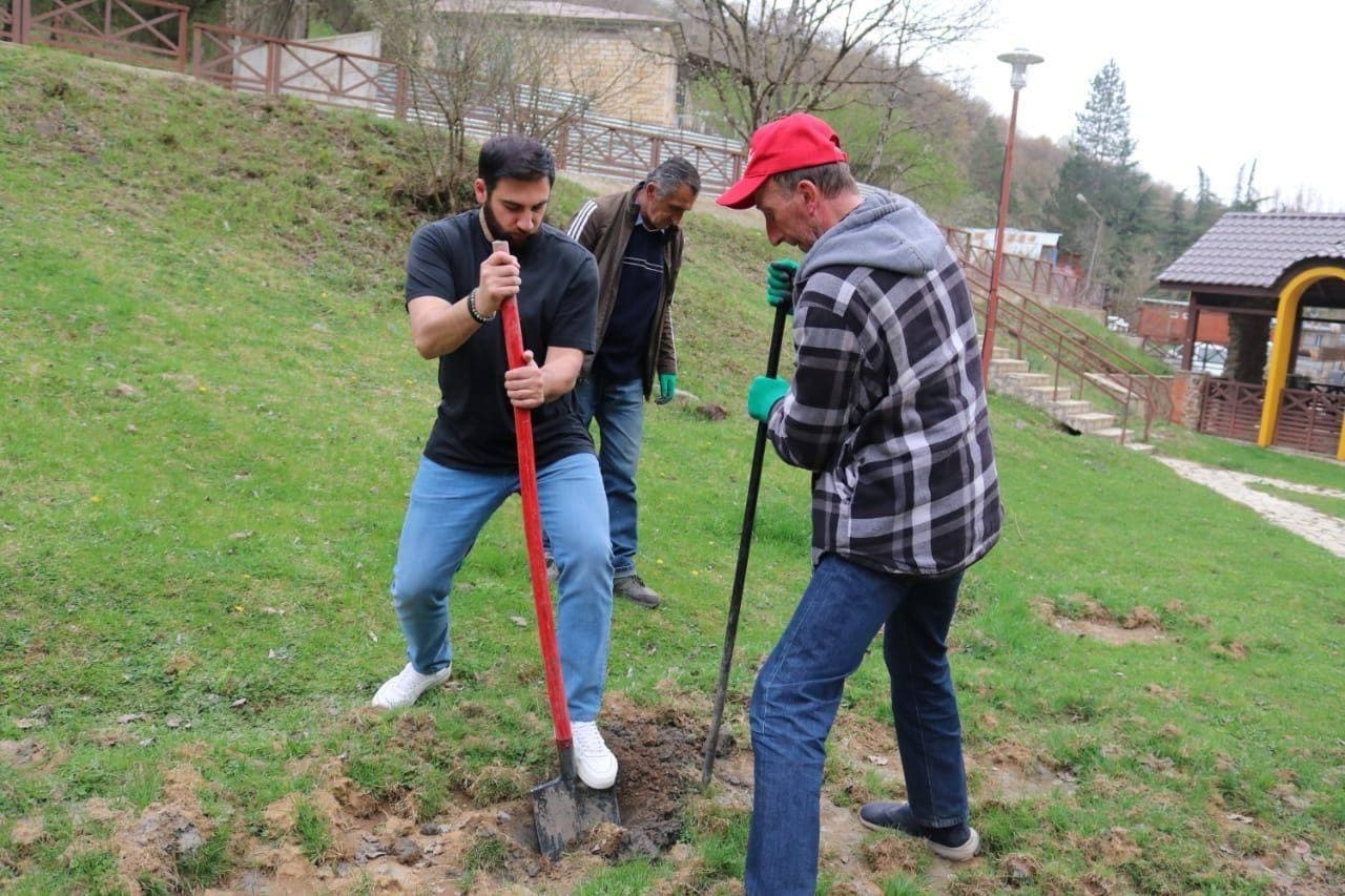 Frontnews image description