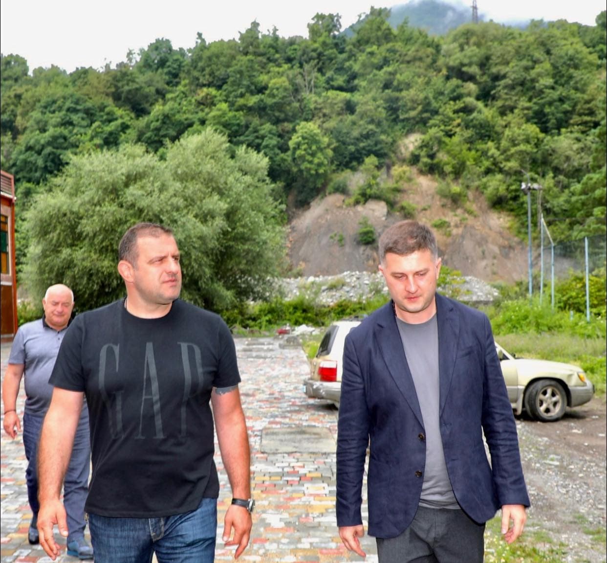 Frontnews image description