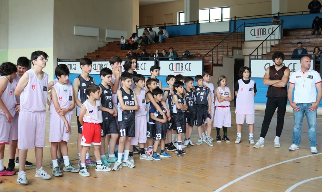 ონის მუნიციპალიტეტს კალათბურთის ეროვნული ფედერაციის ვიცე-პრეზიდენტი და რეგიონული განვითარების დეპარტამენტის ხელმძღვანელი ესტუმრნენ