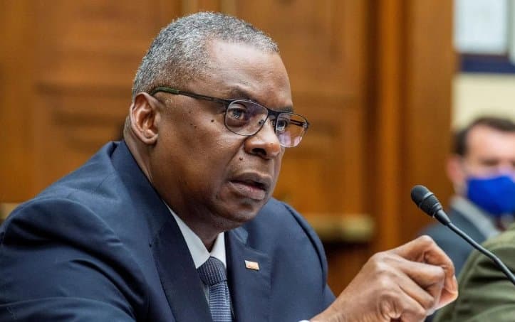 ლოიდ ოსტინი ახალ წელს სამედიცინო ცენტრში გადაიყვანეს