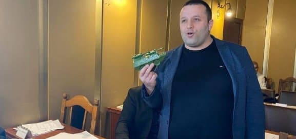 Frontnews image description