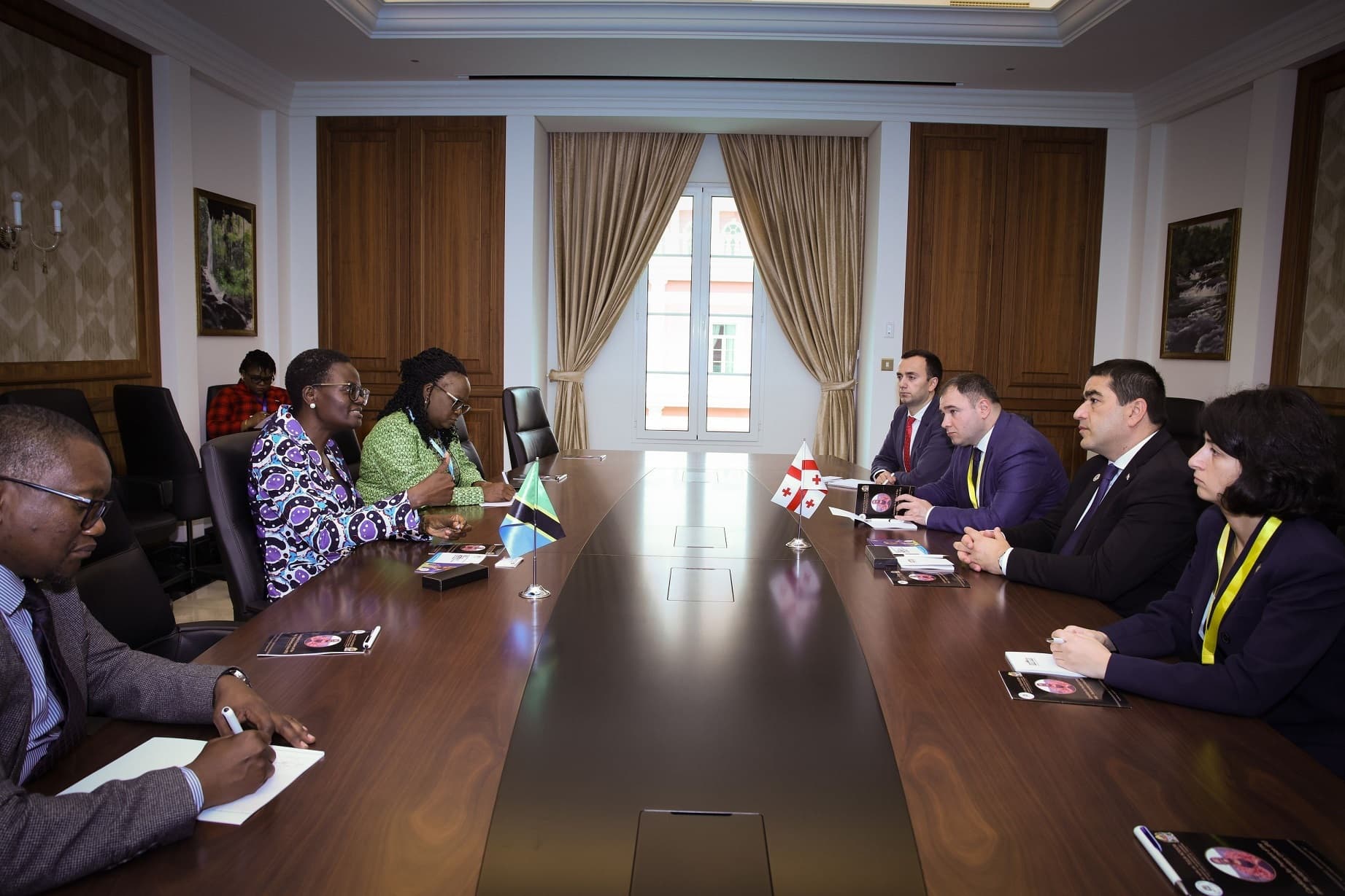 Frontnews image description