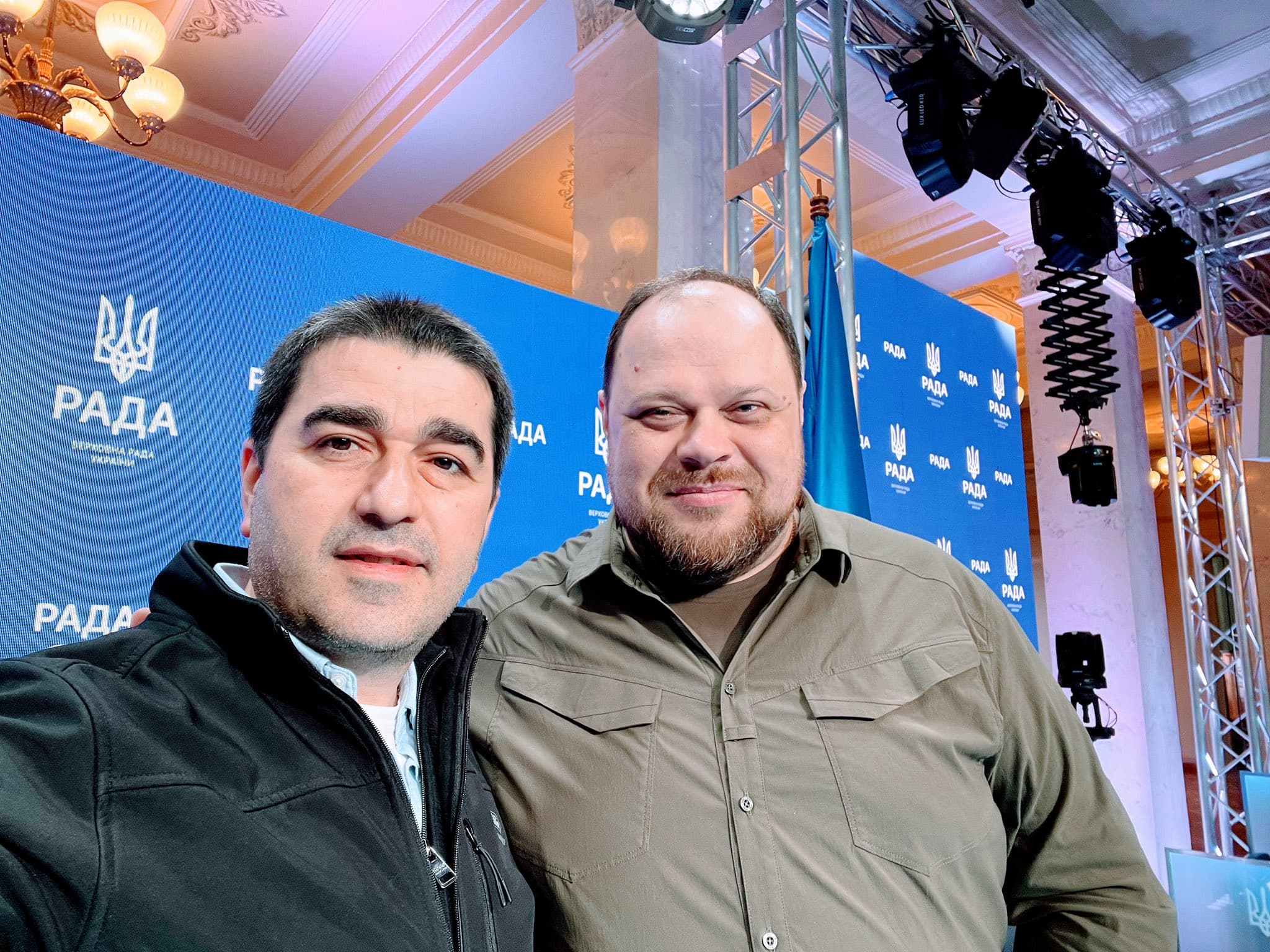 Frontnews image description