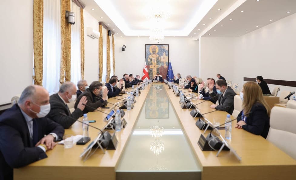 საპარლამენტო უმრავლესობა და ოპოზიცია უკრაინის მხარდამჭერ ერთობლივ რეზოლუციაზე კონსულტაციებს გამართავენ