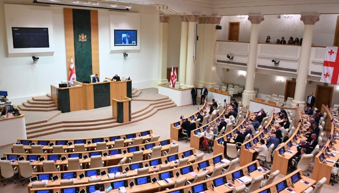 პარლამენტმა საზოგადოებრივი მაუწყებლის სამეურვეო საბჭოს სამი წევრი აირჩია