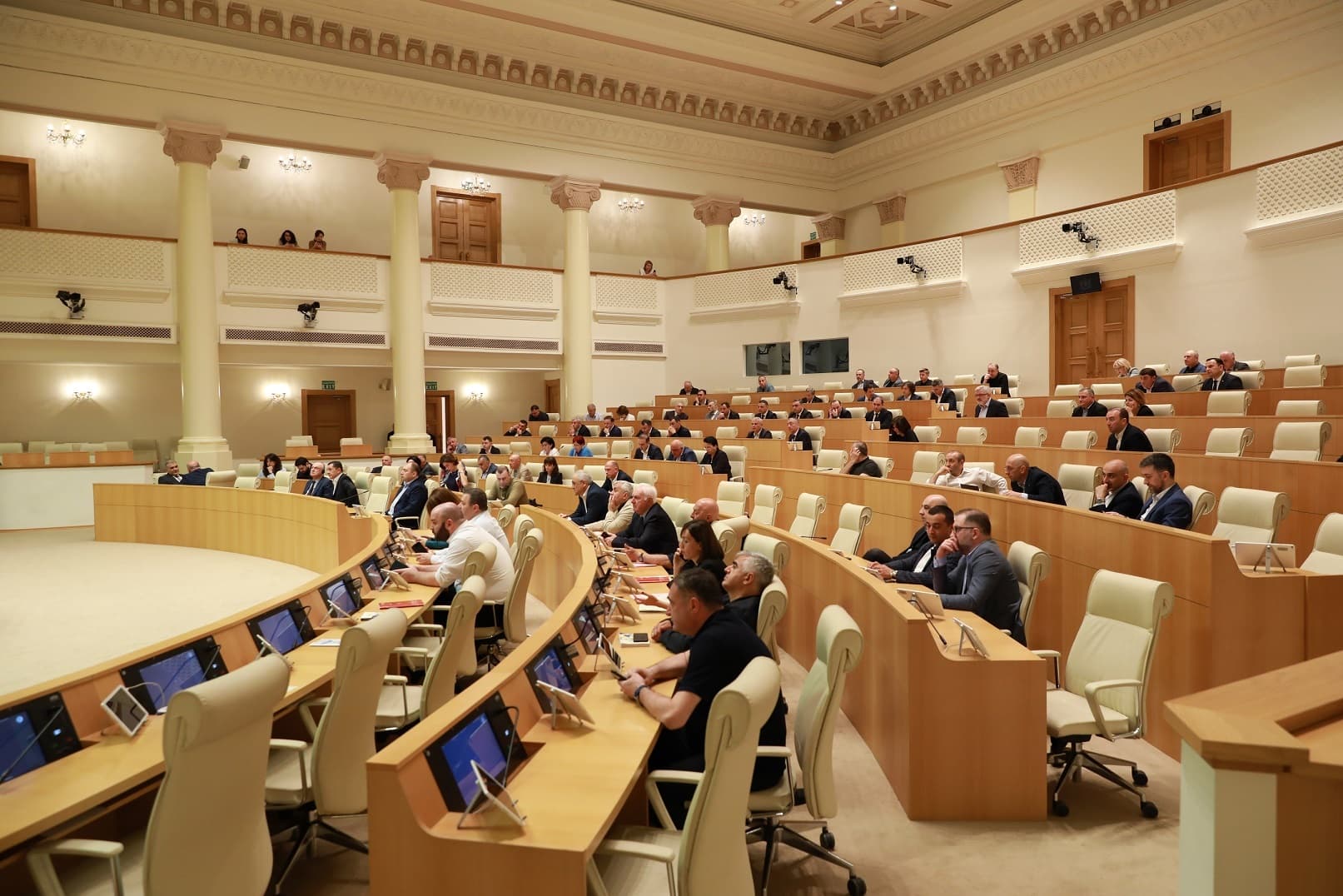 Frontnews image description