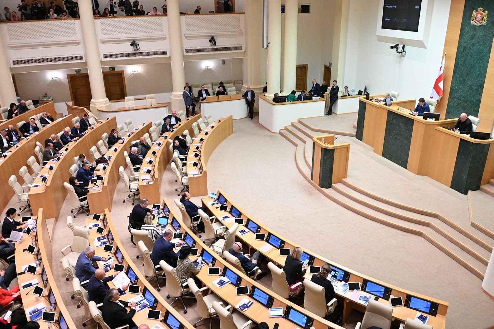 Frontnews image description