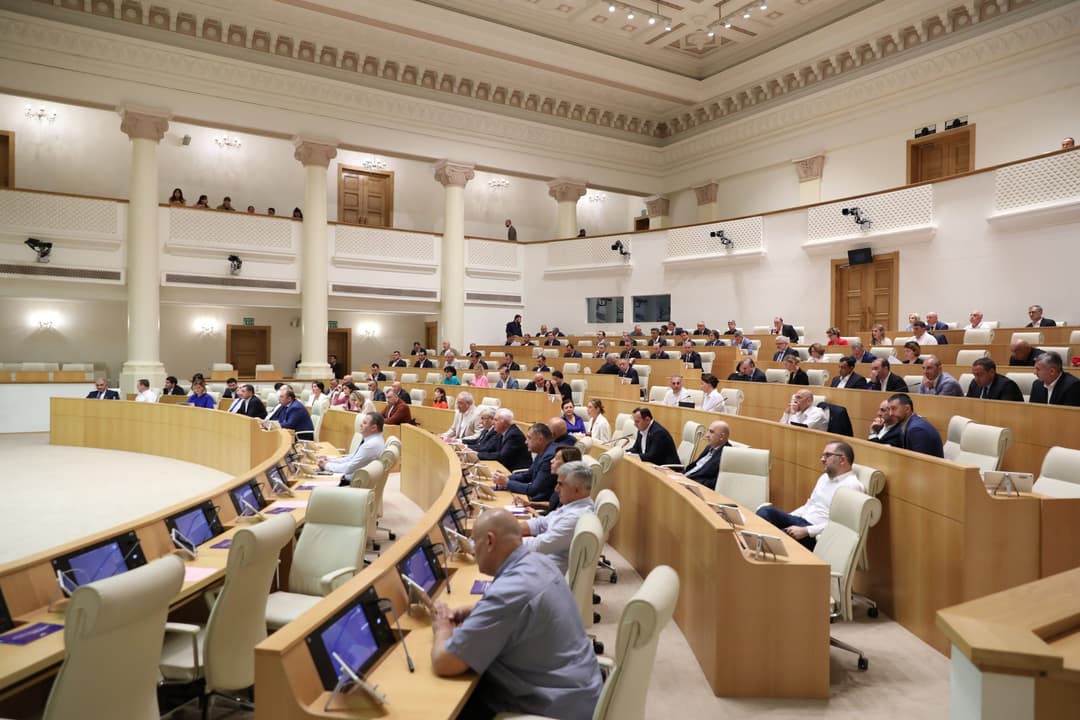 “დეოლიგარქიზაციის შესახებ“ კანონის პროექტი პარლამენტმა კენჭისყრისას ჩააგდო