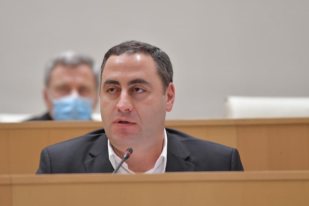 Frontnews image description