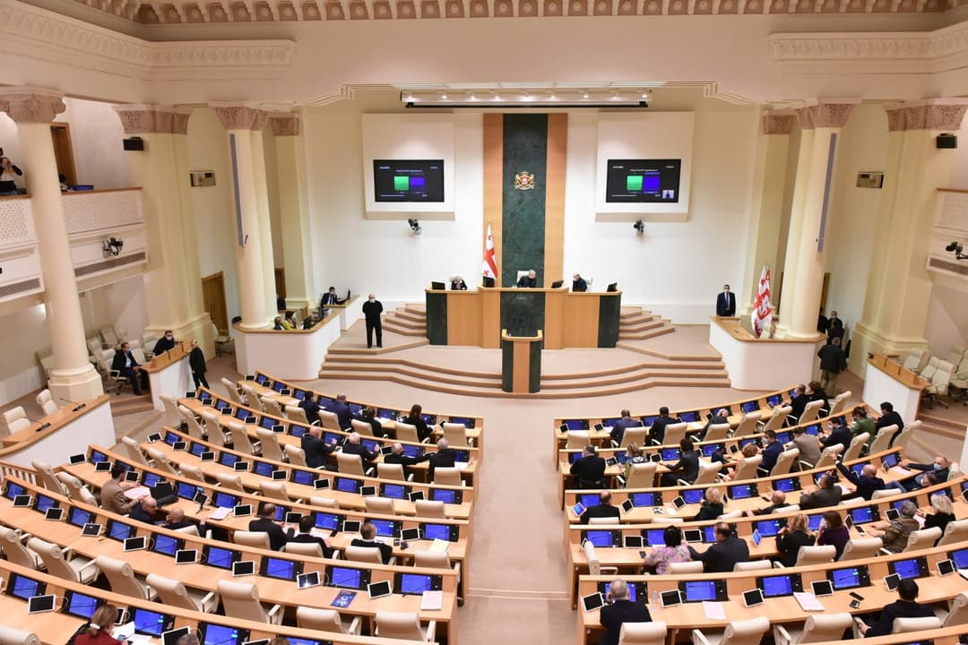 აზარტული თუ მომგებიანი თამაშების მიმწოდებელი ვალდებული ხდება, შემოსავლების სამსახურის მომსახურების საფასური გადაიხადოს