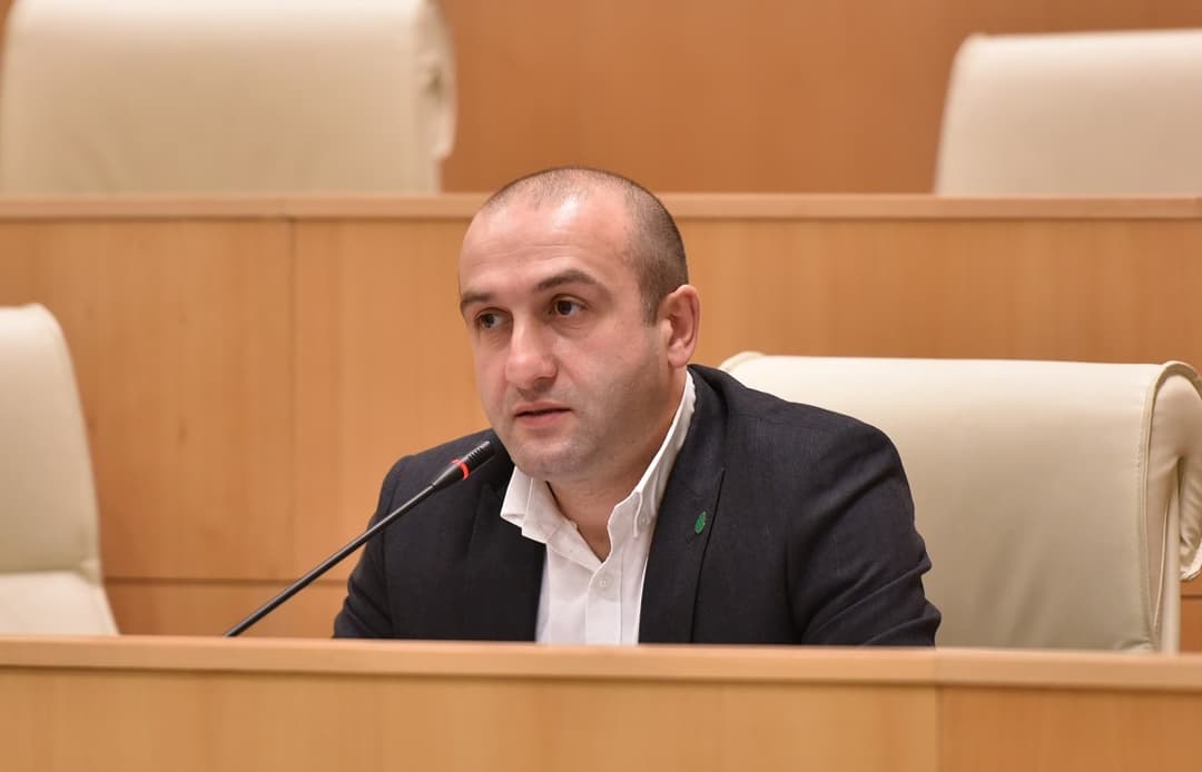 იაგო ხვიჩა – კრიმინალი არ უნდა იყოს კანაფის მოხმარება და ადამიანები ამის გამო ციხეში არ უნდა ისხდნენ