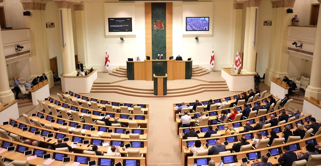 პარლამენტმა „დეოკუპაციისა და კონფლიქტის მშვიდობიანი მოგვარების შესახებ“ სპეციალური რეზოლუცია მიიღო