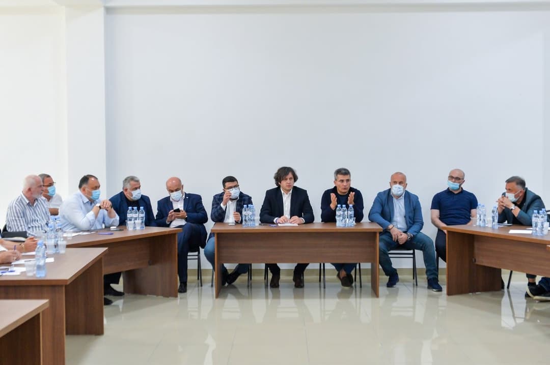 “ქართული ოცნების” ლიდერები დასავლეთ საქართველოში პარტიულ შეხვედრებს მართავენ