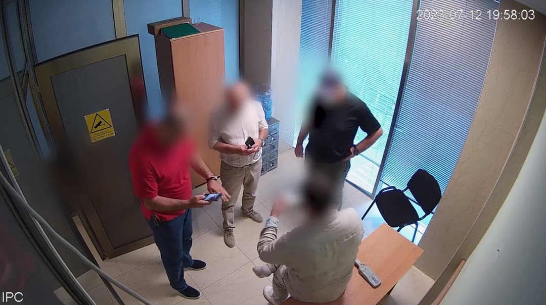 “სააკაშვილისგან აღებული ნიმუში, პოლონელმა ექიმმა გადაახვია ქაღალდში და ცდილობდა მის მალულად გატანას ფეხსაცმლის მეშვეობით”