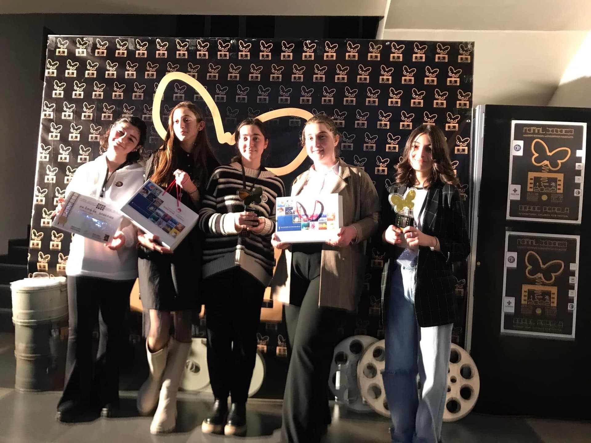 Frontnews image description