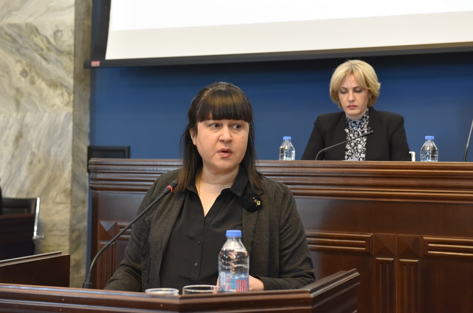 Frontnews image description