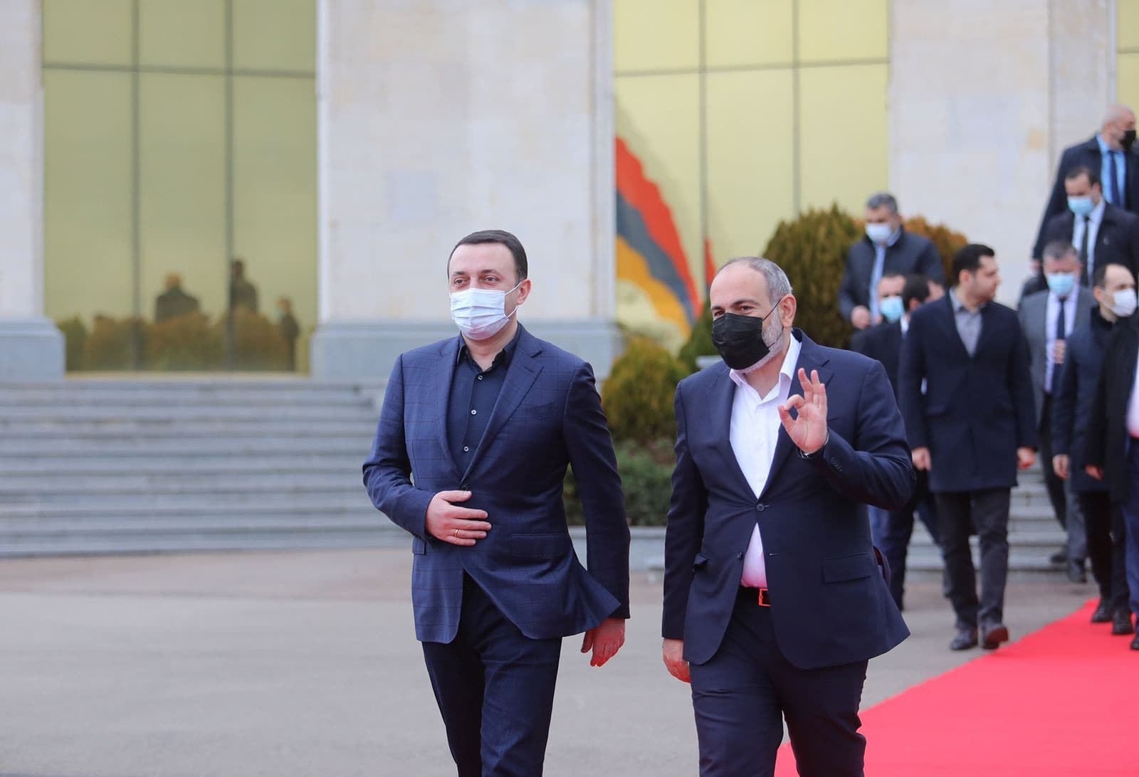 Frontnews image description