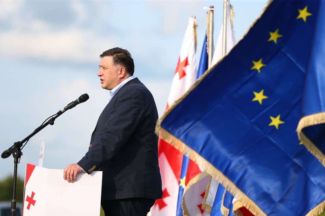 გიგი უგულავა – პოლიტიკური ყულფი “ქართული ოცნების” კისერზე სულ უფრო და უფრო მჭიდრო ხდება